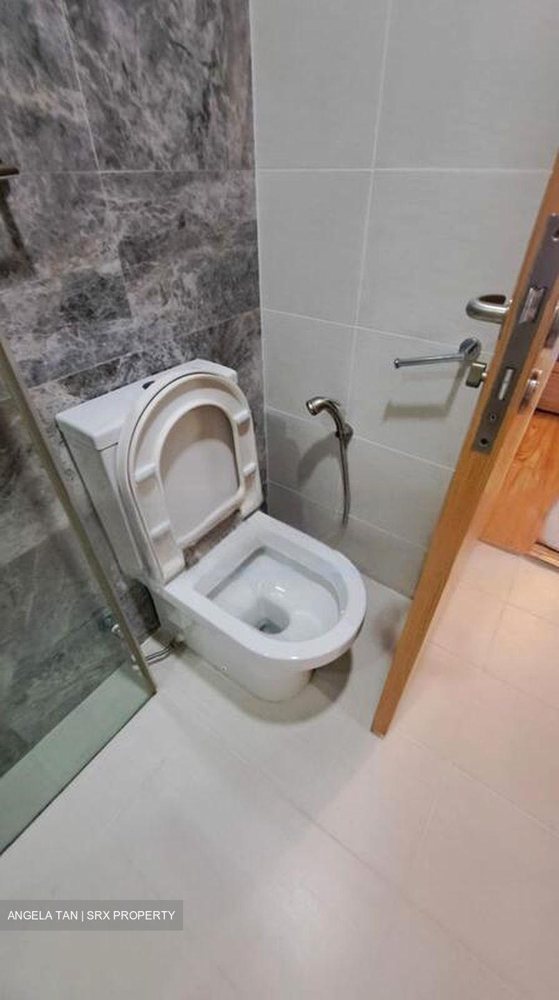 The Lakefront Residences (D22), Condominium #479824271